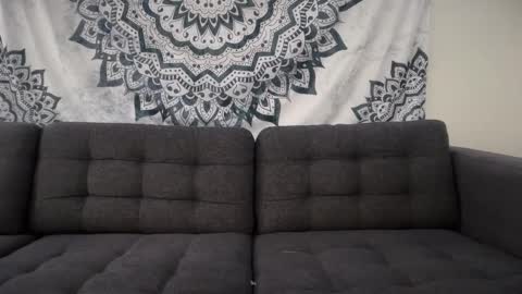 yurdreams_22 online show from October 7, 2025, 3:53 pm