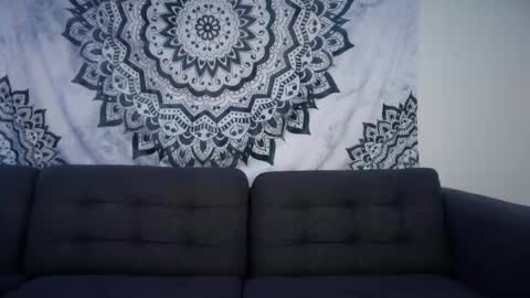 yurdreams_22 online show from November 10, 2025, 5:06 am