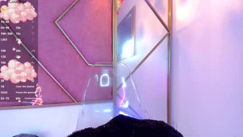 Snapshot of yuri_stars chatting on March 10, 2025, 6:23 pm Yuri Stars online show from March 10, 2025, 6:23 pm