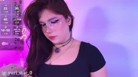 Snapshot of yuri_stars chatting on September 25, 2025, 3:43 am Yuri Stars online show from September 25, 2025, 3:43 am