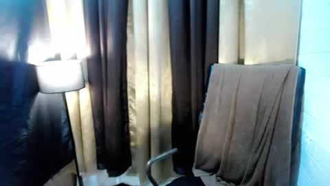 Snapshot of yuriyumixx_xoxo chatting on October 29, 2025, 7:37 pm yuriyumixx_xoxo online show from October 29, 2025, 7:37 pm