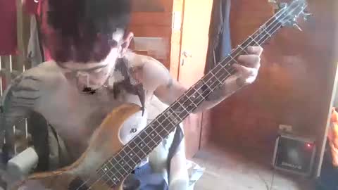 Yuumi online show from November 19, 2025, 6:52 pm