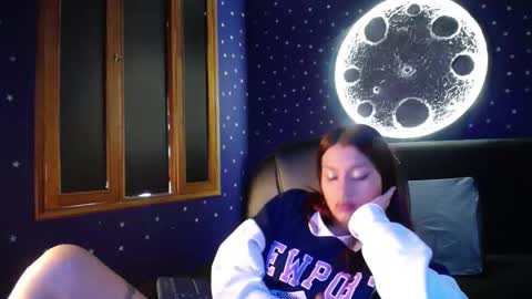 YUYIS online show from February 6, 2026, 1:14 pm