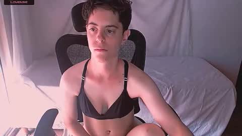 Snapshot of yuyito15 chatting on February 15, 2026, 7:32 pm Yuyu online show from February 15, 2026, 7:32 pm