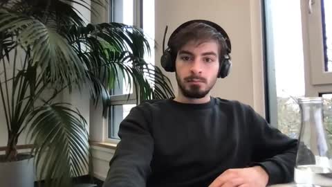 yvesbunnny online show from December 5, 2025, 8:12 am