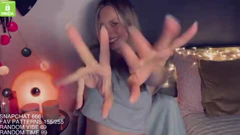 The Queen Bitch of the United Kingdom online show from August 5, 2026, 5:43 am