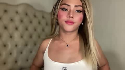 Snapshot of yvonne_guidotti chatting on November 14, 2025, 4:22 am Miss Cali online show from November 14, 2025, 4:22 am