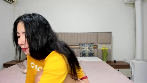 Snapshot of yvonnebabe chatting on December 28, 2024, 6:28 am yvonnebabe online show from December 28, 2024, 6:28 am