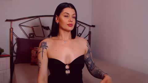 I V Y   online show from May 9, 2026, 7:30 pm