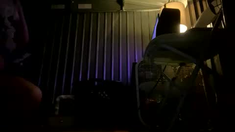 yxwrld03 online show from February 7, 2026, 5:44 am