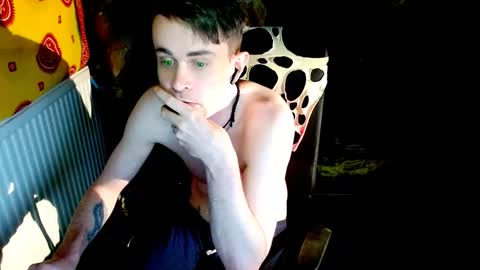 Snapshot of yyscript chatting on December 6, 2024, 12:02 am online show from December 6, 2024, 12:02 am