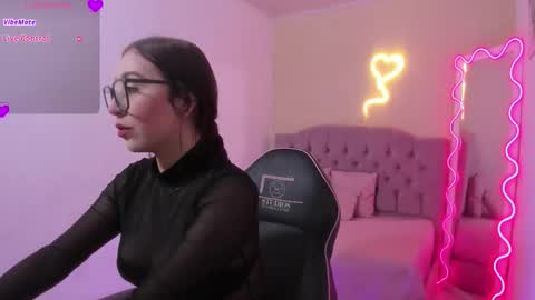 zaafira_tay online show from February 6, 2026, 11:24 am