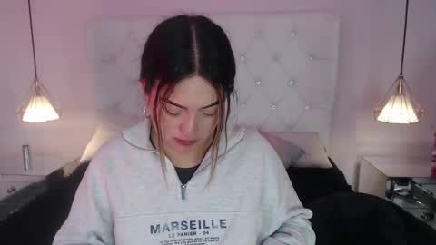 Zai  online show from December 22, 2025, 11:51 am