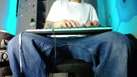 Zac Freelance model online show from December 15, 2024, 6:40 am