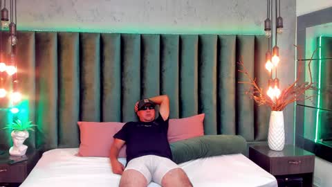 Snapshot of zacandmarcosmg_ chatting on December 30, 2024, 7:21 pm zacandmarcosmg_ online show from December 30, 2024, 7:21 pm