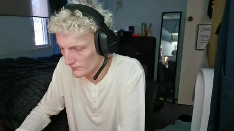 zacbro_99 online show from June 23, 2026, 1:58 am