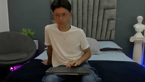 Zack Dehaan online show from June 19, 2026, 4:06 am