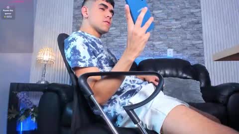 zack_joness10 online show from December 2, 2025, 4:18 am