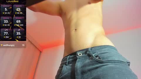 Snapshot of zackcum_ chatting on February 1, 2025, 5:49 am for you Zack online show from February 1, 2025, 5:49 am