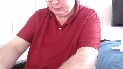 Snapshot of zacsmithuk chatting on April 1, 2026, 9:54 am Zac Smitj online show from April 1, 2026, 9:54 am