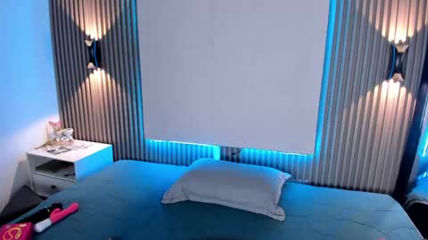 zafira online show from April 24, 2026, 3:42 am