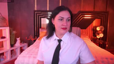 Zafiramoonn online show from December 15, 2025, 3:49 pm