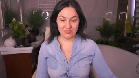 Zafiramoonn online show from April 28, 2026, 12:43 pm