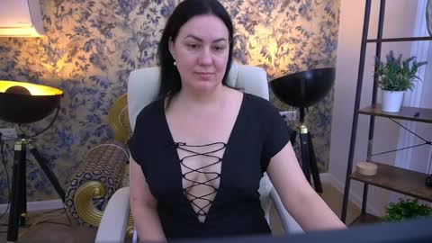 Zafiramoonn online show from May 7, 2026, 11:48 am