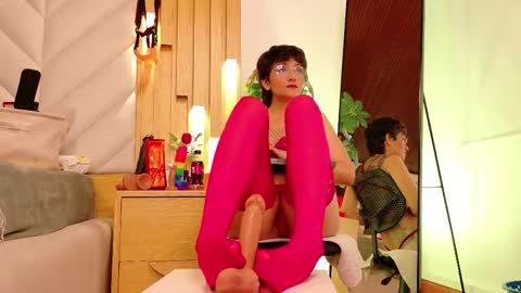 Snapshot of zafiro_gem_ chatting on September 13, 2025, 8:52 pm Karina  online show from September 13, 2025, 8:52 pm