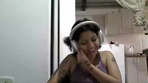 Zafiro online show from May 11, 2026, 4:04 pm
