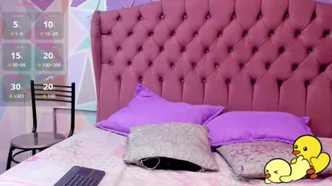 Snapshot of zaharaskylar chatting on September 10, 2025, 11:43 am Zahara online show from September 10, 2025, 11:43 am