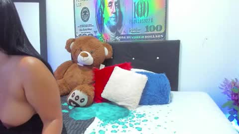  Zahira  online show from September 17, 2025, 7:04 pm