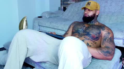 INSTAGRAM yormanfit7 online show from October 1, 2025, 8:31 am