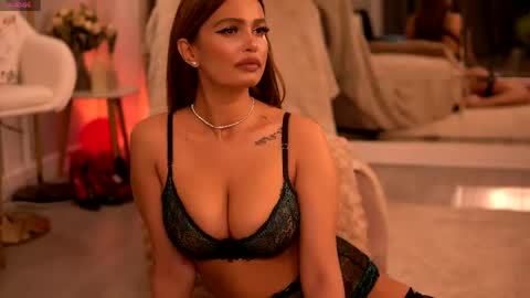 Zaira online show from May 18, 2026, 4:07 am