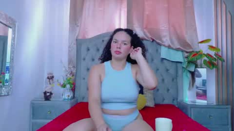 ZamanthaJones online show from February 4, 2026, 7:42 pm