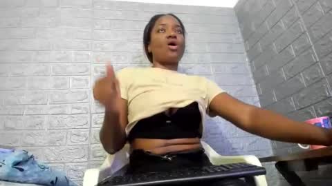 Snapshot of zamara__ chatting on October 24, 2025, 9:11 pm Zamara   online show from October 24, 2025, 9:11 pm