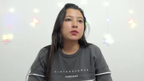 Snapshot of zammii69 chatting on December 24, 2024, 12:44 am zammii69 online show from December 24, 2024, 12:44 am