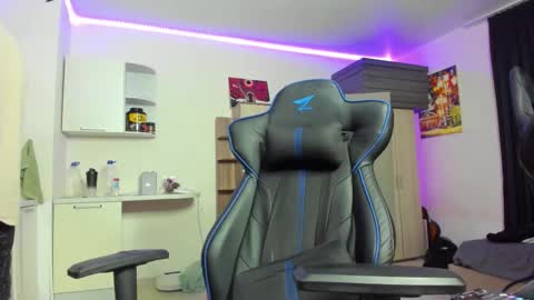 zander003 online show from November 20, 2025, 5:12 pm