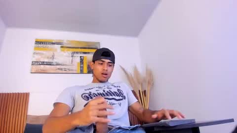 Zander online show from October 7, 2025, 1:08 pm