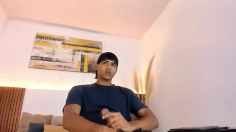 Zander online show from December 2, 2025, 12:38 am