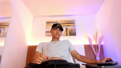 Zander online show from May 8, 2026, 1:27 pm
