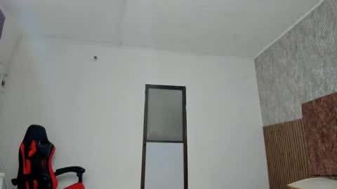 Snapshot of zander_walker chatting on June 10, 2026, 3:55 pm Zander online show from June 10, 2026, 3:55 pm
