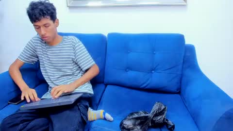 Snapshot of zane_belville chatting on May 27, 2026, 11:29 am Zane Belville online show from May 27, 2026, 11:29 am