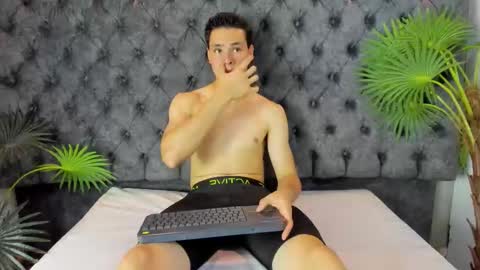 Snapshot of zane_evans chatting on March 7, 2026, 1:19 pm zane online show from March 7, 2026, 1:19 pm