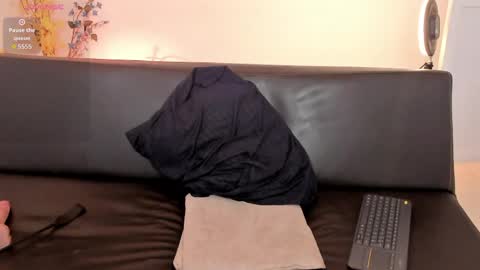 Zane Lux online show from May 17, 2026, 4:58 pm