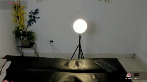 Zane Lux online show from June 9, 2026, 4:51 pm