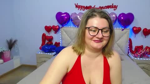 zannadreil online show from February 17, 2025, 5:25 am