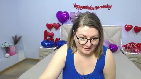 zannadreil online show from February 19, 2025, 5:49 am