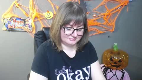 zannadreil online show from October 14, 2025, 7:47 pm