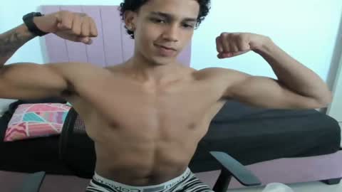 Snapshot of zanxley_ chatting on December 17, 2024, 6:31 pm zanxley_ online show from December 17, 2024, 6:31 pm